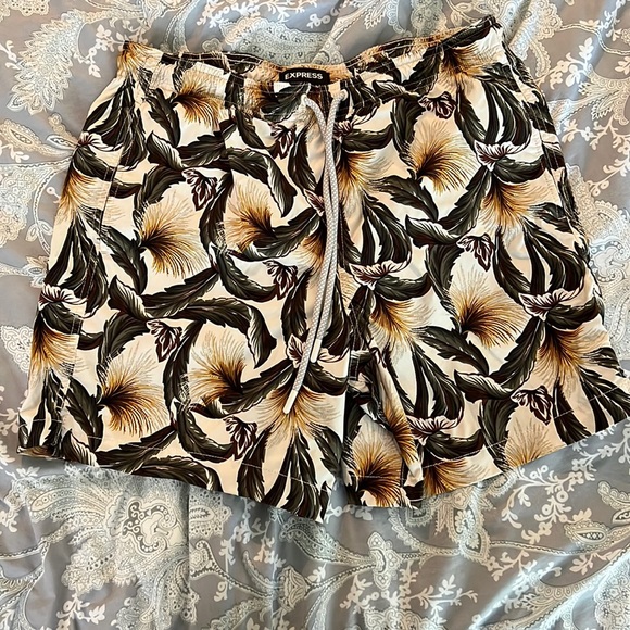 Express swim trunks for men (Size M) - Picture 2 of 9